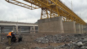 Geofísica abajo del puente Maipo